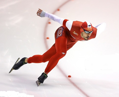 skates during the first 500m men Divison A race during day 1 of ISU Speed Skating World Cup Final at Thialf Ice Arena on March 11, 2016 in Heerenveen.